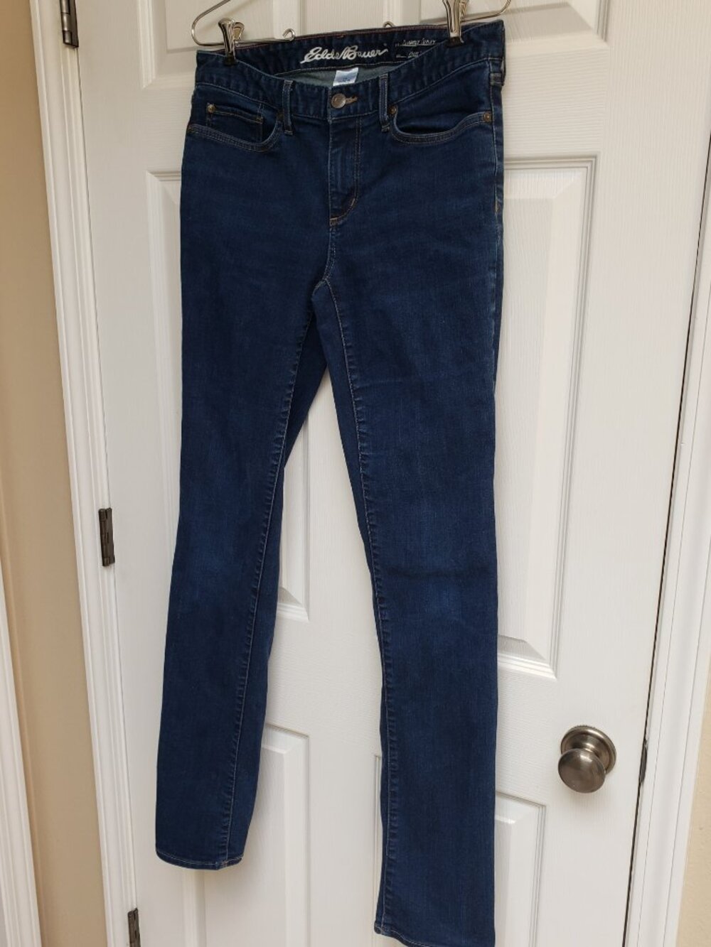 Eddie Bauer boot cut jeans. Size 6L Tall.